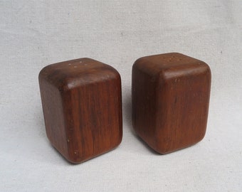 Vintage Teak Wood Block Salt And Pepper Shaker Set / Square Shape / Mid-Century / Danish Modern / Set of 2