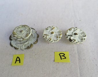 Vintage MCM Round Rosette White Enamel & Brass French Provincial Cabinet Knob / Antique Mid Century Drawer Pull / 1950s USA And Japan Made