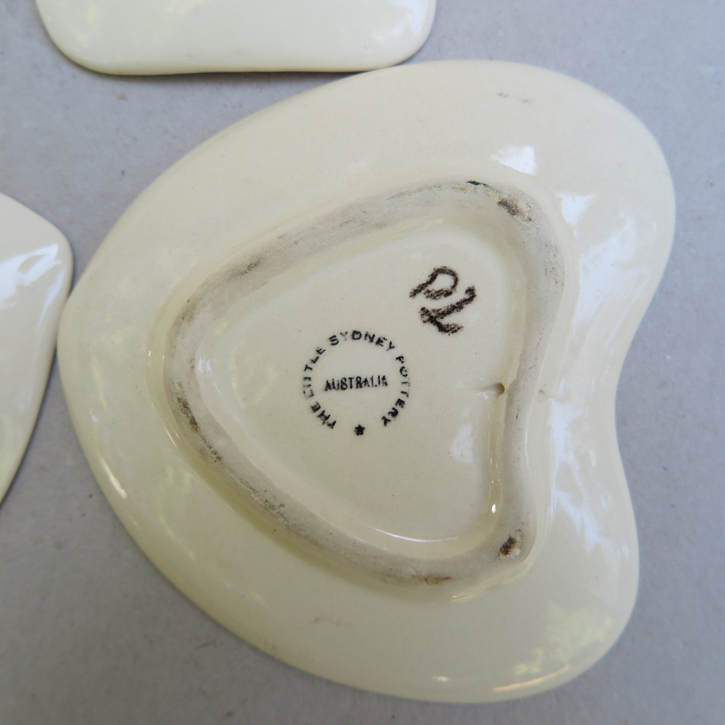 The Little Sydney Pottery Australia Souvenir Dishes / Set of 4 / Ashtray and Trinket Dishes