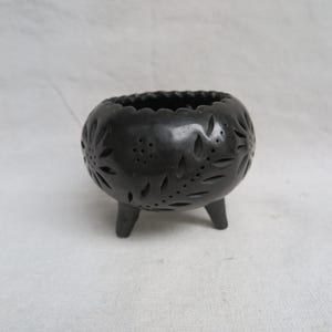 Barro Negro Studio Pottery Footed Incised Black Clay Vase Candle Votive Holder / Three foot Trinket Dish / Made In Oaxaca / Mexico