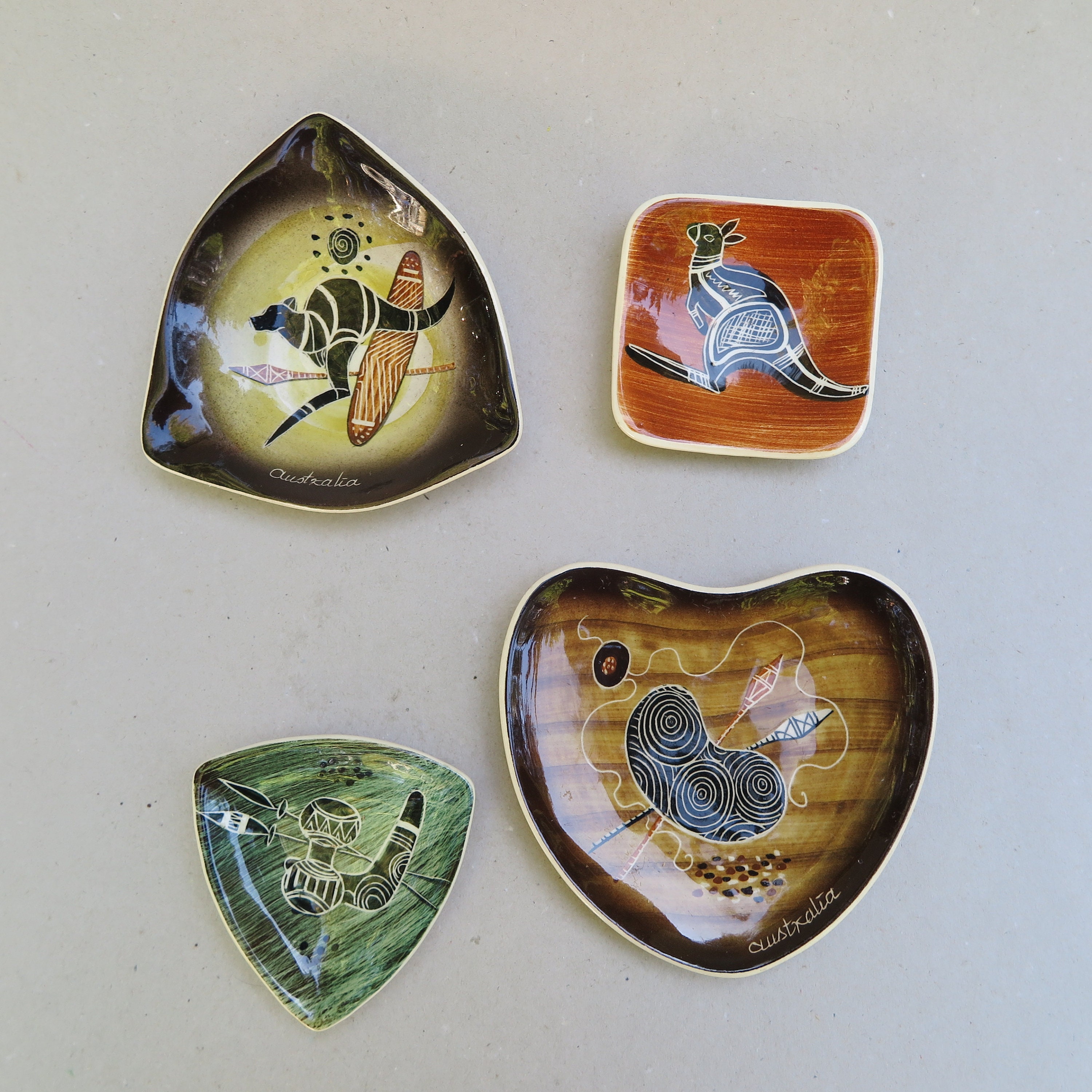 The Little Sydney Pottery Australia Souvenir Dishes / Set of 4 / Ashtray and Trinket Dishes