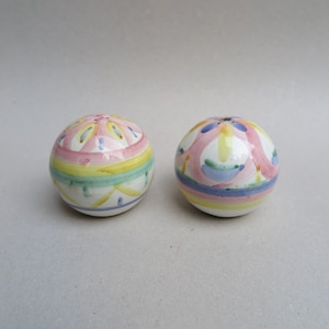 Vietre Italy Colore Salt And Pepper Shakers / Hand Painted Italian Ceramic / Made In Italy / Soft Pastel Colorful Ceramiche / Set of 2