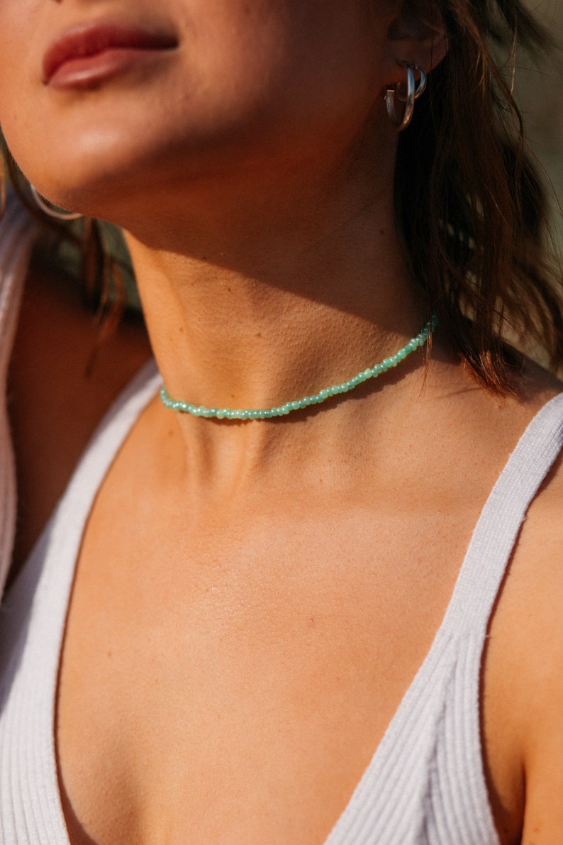 Colorful pearl necklace pastel green, choker necklace sage green with glass beads, colorful pearl necklace, small beaded choker, seed bead choker SILJA image 1