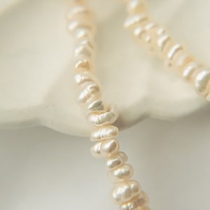 Pearl necklace choker with gold closure, freshwater pearl choker perfect for summer and holidays WILMA image 6