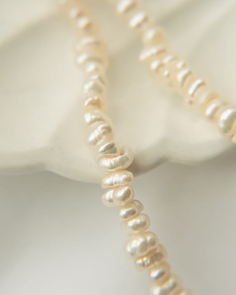 Pearl necklace choker with gold closure, freshwater pearl choker perfect for summer and holidays WILMA image 6