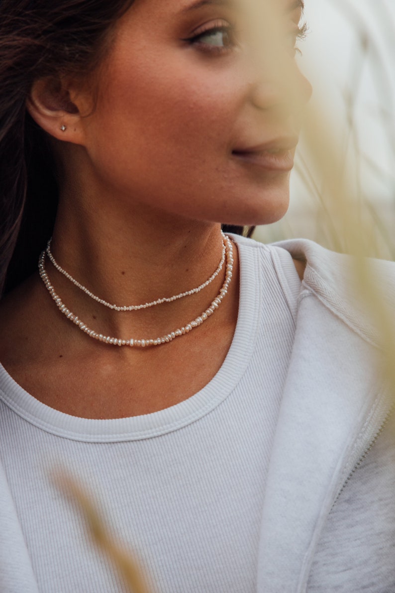 Pearl necklace choker with gold closure, freshwater pearl choker perfect for summer and holidays WILMA image 1