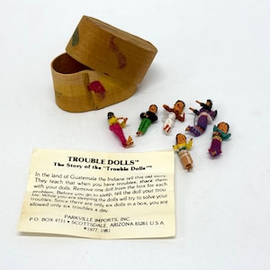 Vintage Guatemalan Worry Dolls & Case