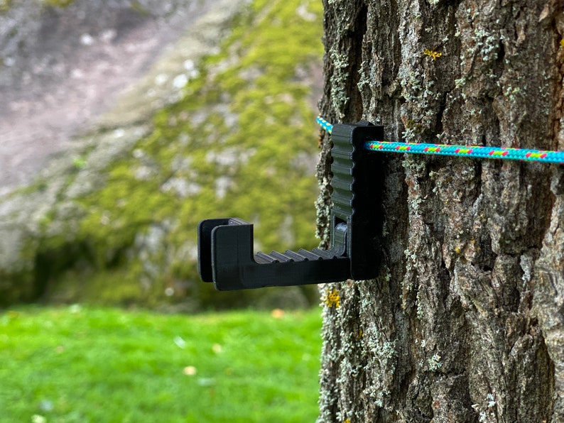 Tree Loop an ultralight hook for backpack and your gear. image 2