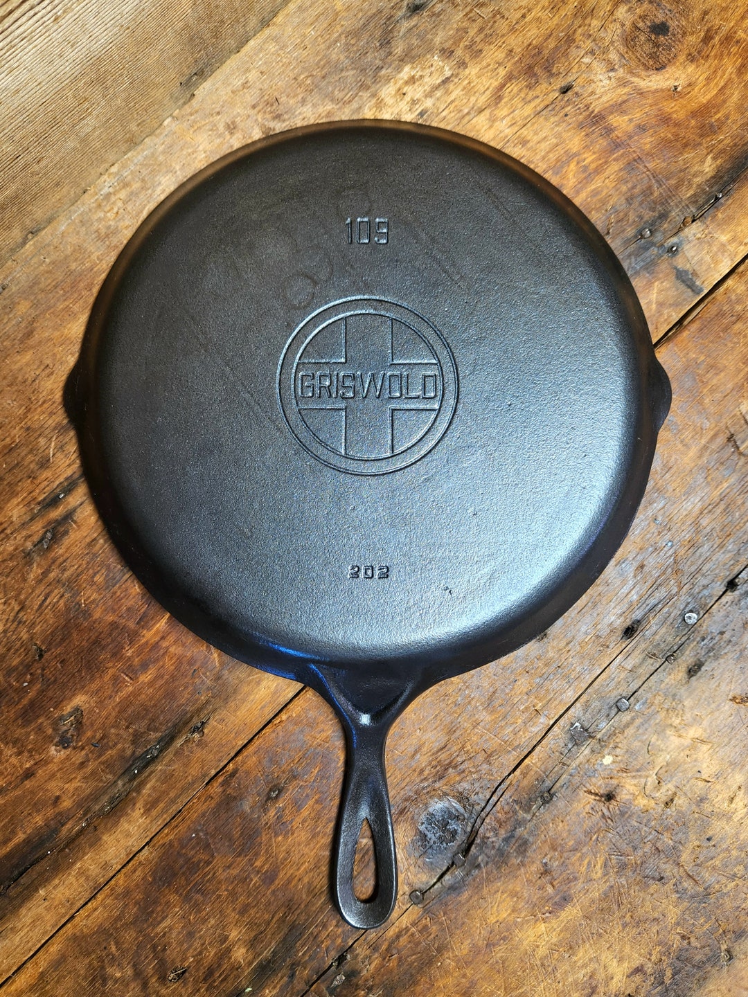 Griswold 109 Cast Iron Skillet Griddle With Large Etsy
