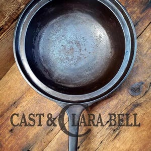 Early large (#10) 1800's Antique Gate-marked Wide Rim Cast Iron Posnet Style skillet!  Used on hearths, beautiful cooker AND display piece!