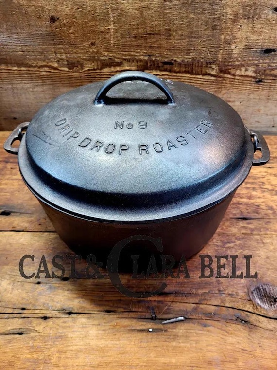 1930's Wagner Ware #9 Round Roaster Dutch Oven (1270) With 1930's Wagner Ware #9 Round Roaster Dutch Oven (1270) With