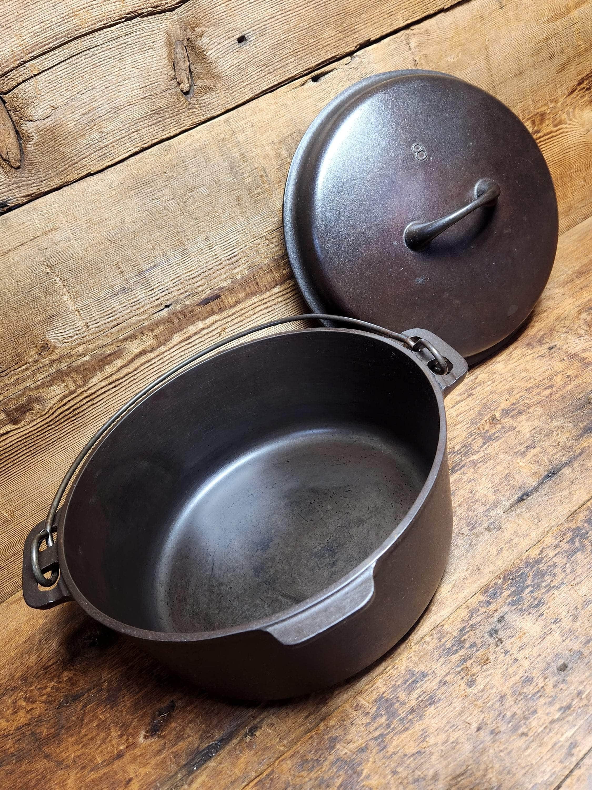 Elegant Griswold's Iron Mountain Series #8 Cast Iron Dutch