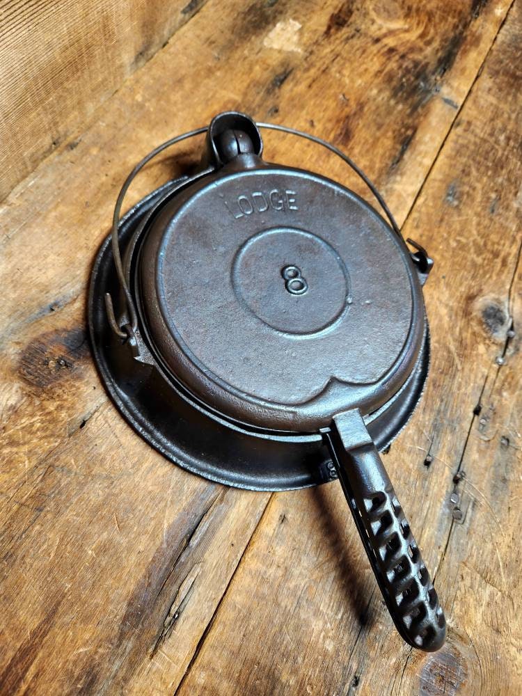 Awesome gift! 1910's era Lodge #8 Arc Logo Waffle Iron, Raised B on  handles, Raised 8 on base. Hard to find and fully restored!