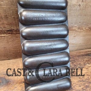 GREAT gift idea!  1930's Wagner Krusty Korn Kob Junior Stick Pan #1319.  Makes wonderful bread sticks & cornbread!