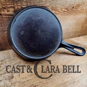 1940&#39;s Vollrath #3 Cast Iron &quot;Egg Skillet&quot;. Great gift idea!