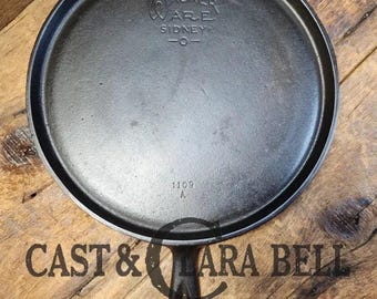 1930's Era Wagner Ware #9 Cast Iron Round Griddle, 1109 A. Makes great Grilled Cheese!