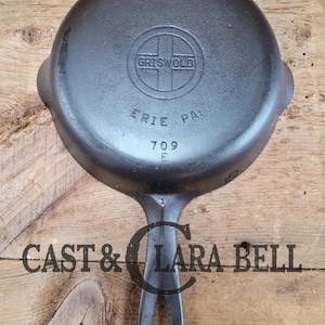 Priced to Sell!  1940&#39;s Griswold No. 3 Cast Iron Egg Skillet with Small Block Logo, 709 E