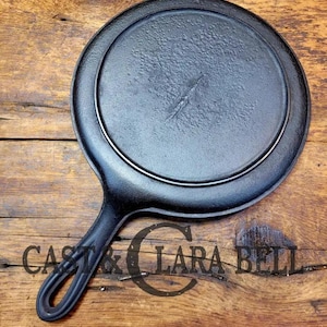 Late 1800&#39;s Antique #7 Round &quot;Snack&quot; Griddle with Gate mark and Raised 7.  Perfect size for one!