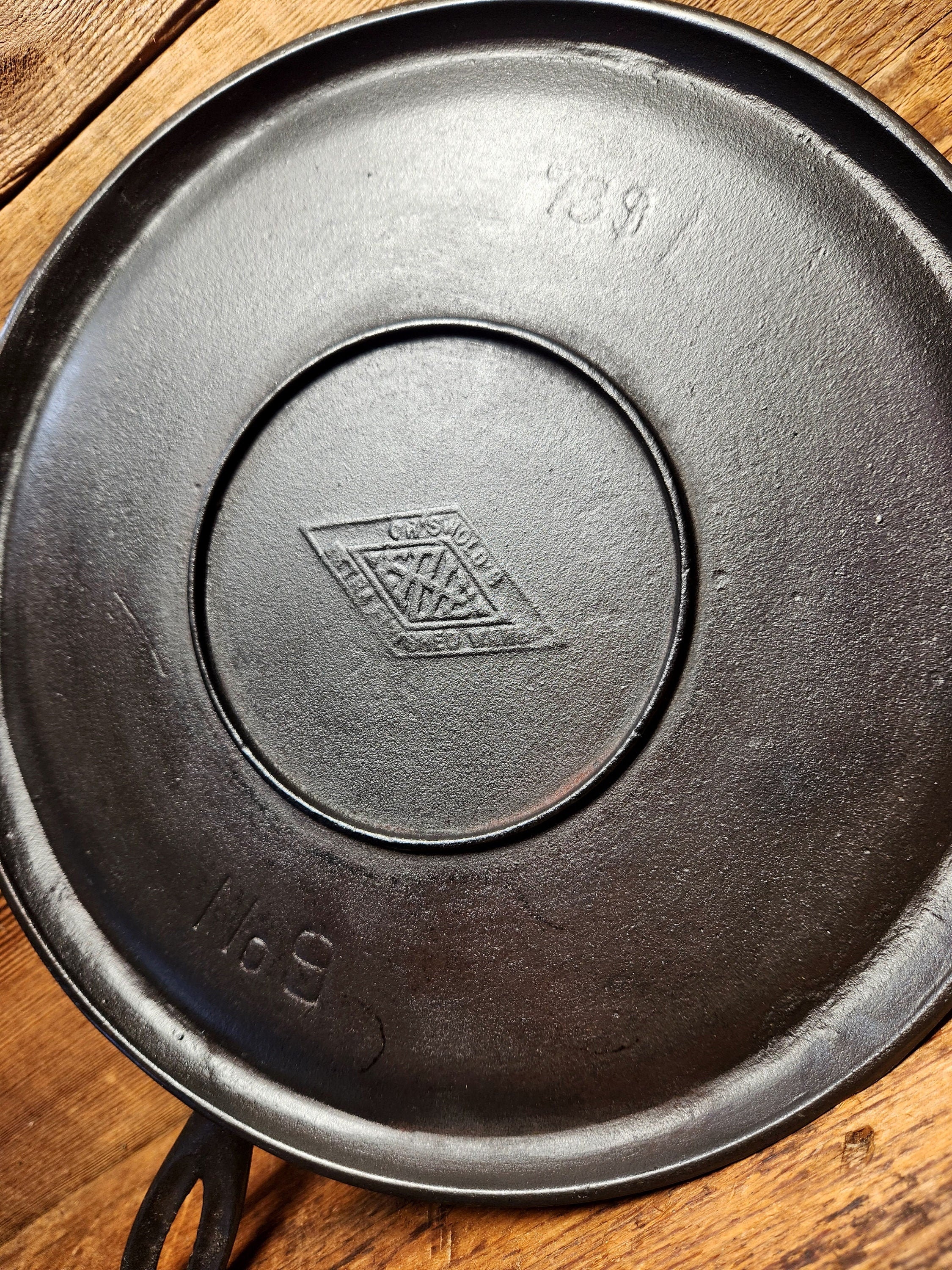 Antique CAST IRON MUFFIN PAN No. 18 6141 by GRISWOLD ERIE PA. 6