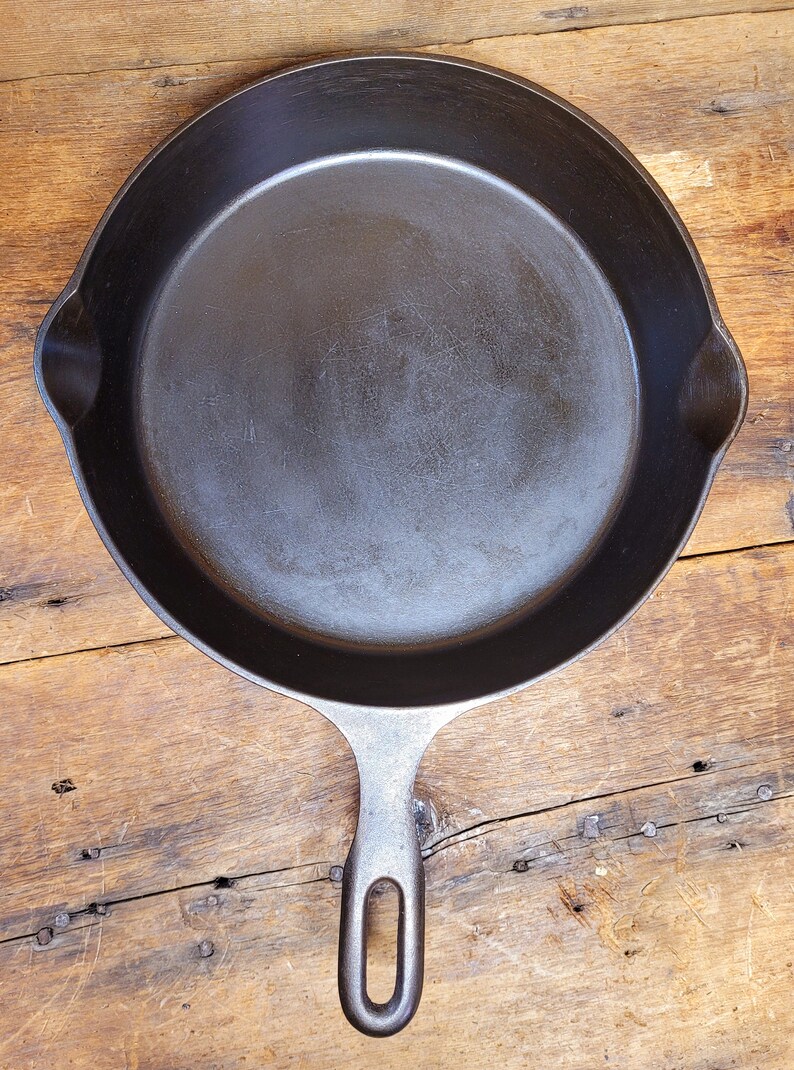 1940's Griswold Iron Mountain 8 Cast Iron Skillet 1033. Etsy