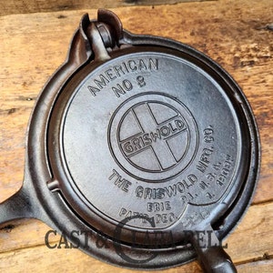 So unique! 1920's Griswold/Puritan #8 (885/886) combo Waffle Iron with Low Base