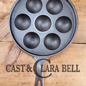 1960&#39;s Era Wagner made Griswold No. 32 cast iron Aebleskiver, 962.  Perfect for poached eggs and delicious danish popovers!