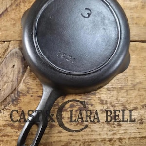 Great gift idea! 1940&#39;s Griswold Iron Mountain #3 Cast Iron Egg Skillet with Heat Ring, 1031