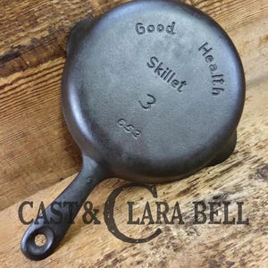 Beautifully unique Griswold&#39;s Good Health #3 &quot;Egg&quot; Skillet, 653.