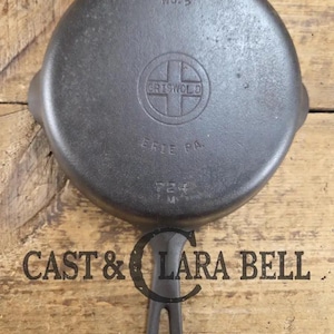 Super handy, 1930&#39;s Griswold No. 5 Saute Skillet, Small Logo, Smooth Bottom, 724 M. Restored and Ready to Use!