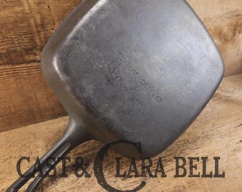 Beautiful 1940's later series Wagner Square Skillet, Fully Restored and Ready to Go.  Perfect for breakfasts, frying and cornbread!  SC24