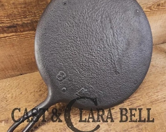 Wow!  Late 1800's antique Gate marked Round Cast Iron Griddle.  Raised W and 3.  Elegant and hard working.