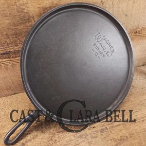 1930&#39;s Wagner #9 Round Griddle, Stylized Logo, 1109 D.  Perfect for grilled cheese, omelettes and flat iron cooking! Restored ready to Use!
