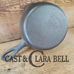 Wagner Ware #3 Cast Iron Egg Skillet with Stylized Logo and Smooth Bottom, 1053 V