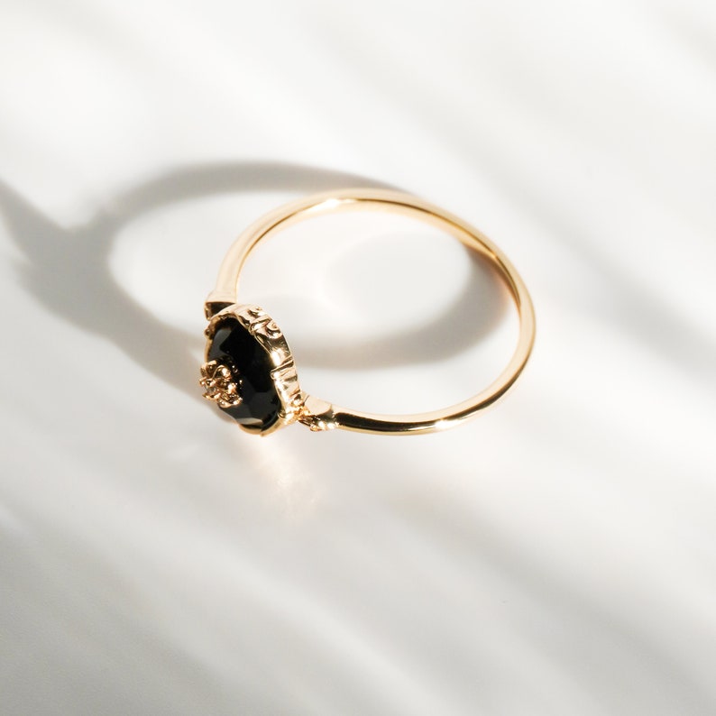 Dainty Black Onyx Ring Vintage Ring, Gemstone Ring, Gold Victorian Ring, Stacking Ring, Simple Ring, Thin Ring, Gift for Her, Mom Gift image 5