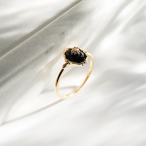 Dainty Black Onyx Ring Vintage Ring, Gemstone Ring, Gold Victorian Ring, Stacking Ring, Simple Ring, Thin Ring, Gift for Her, Mom Gift image 4