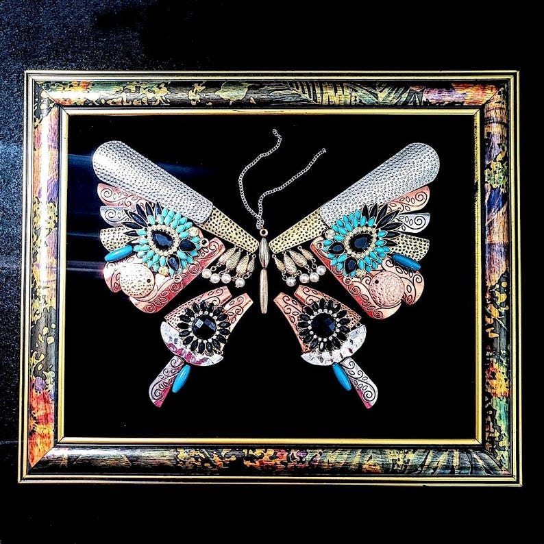 Jeweled Butterfly Collage Art: Vintage Style Framed Wall Decor Bild 4