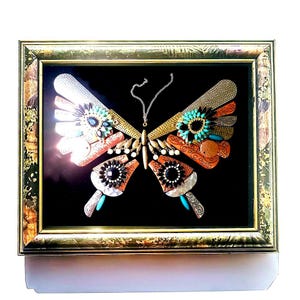Jeweled Butterfly Collage Art: Vintage Style Framed Wall Decor Bild 2