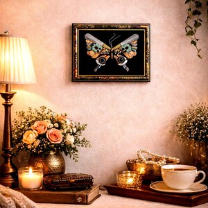 Jeweled Butterfly Collage Art: Vintage Style Framed Wall Decor Bild 3