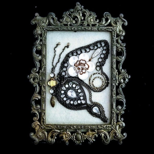Vintage Style Butterfly Art: Bronze Frame Tabletop Decor