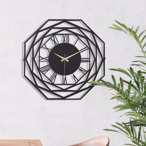 Large Black Metal Wall Clock – Modern Geometric Roman Numeral Clock – Silent Battery Operated 20&#39;&#39; Horloge Murale