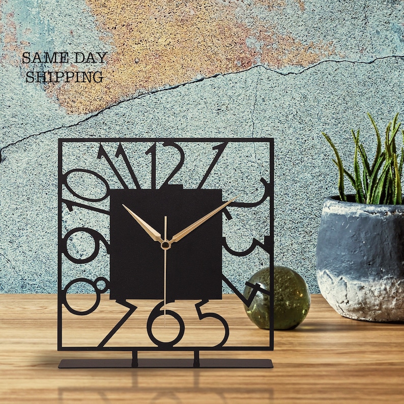 Square Retro Analog Clock, Black Metal Tabletop Clock, Silent Battery