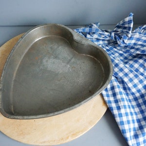 Antique Ekcoloy Heart Shaped Metal Baking Pan/Kitchenware/Heart/Rustic/Farmhouse Decor