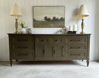 SOLD • Thomasville Solid Wood Dresser  (READ DESCRIPTION)