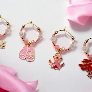 Pinke Awareness Drink Marker, Hoffnung, Handschuhe, Anker und Taube Anhänger mit weißen und rosa facettierten Glasperlen und vergoldeten Haltern