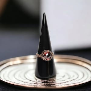 Hessonite Garnet CZ round 10mm 3.87 ct wt on antique copper setting crown bezel set
