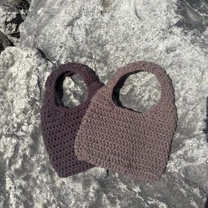 Sac à bandoulière au crochet fait main - Petit sac à main en rose, mauve, marron clair - Avec doublure en option - Parfait pour le printemps et l'été