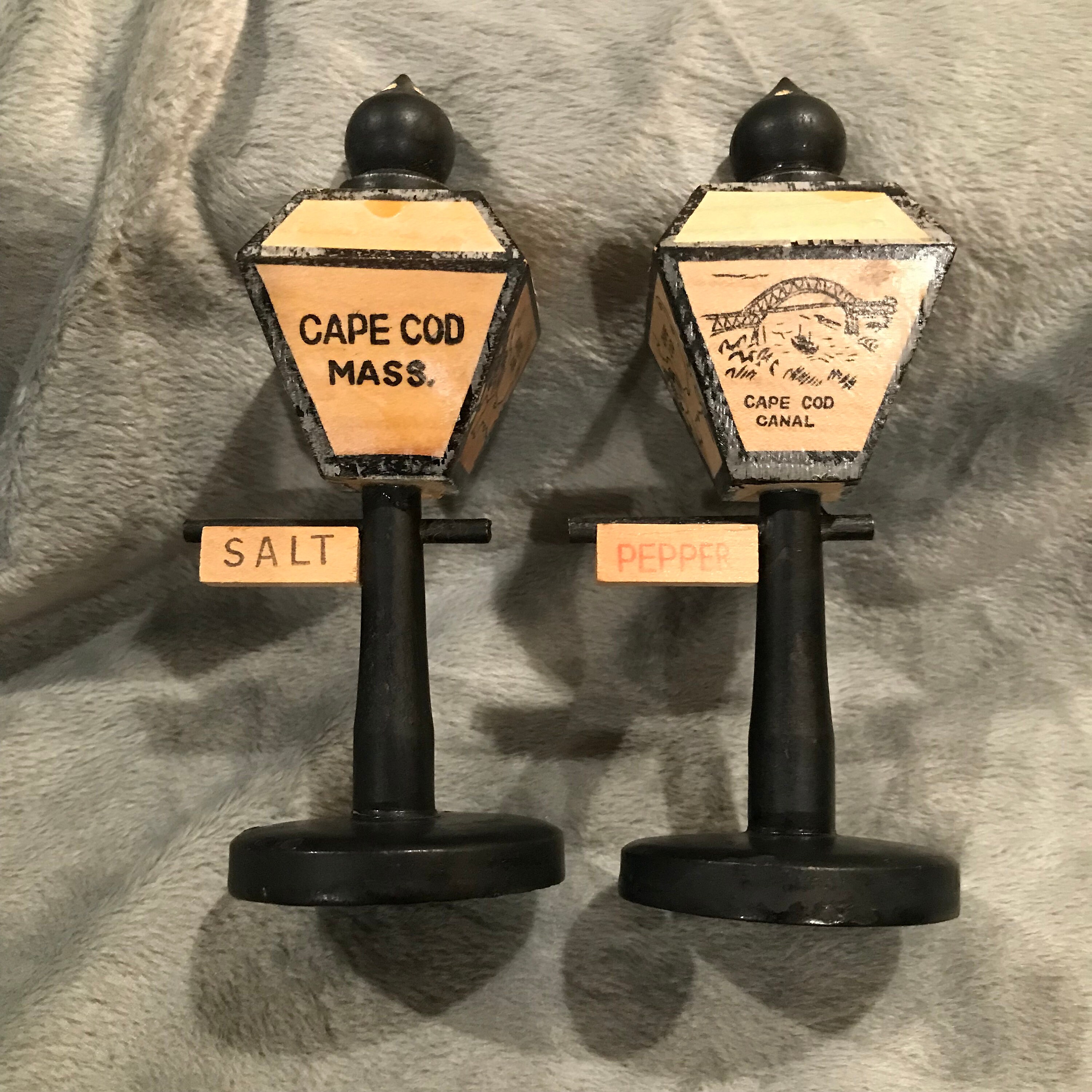 Vintage Wooden Lamp Posts Cape Cod Souvenir Salt and Pepper Shaker Set