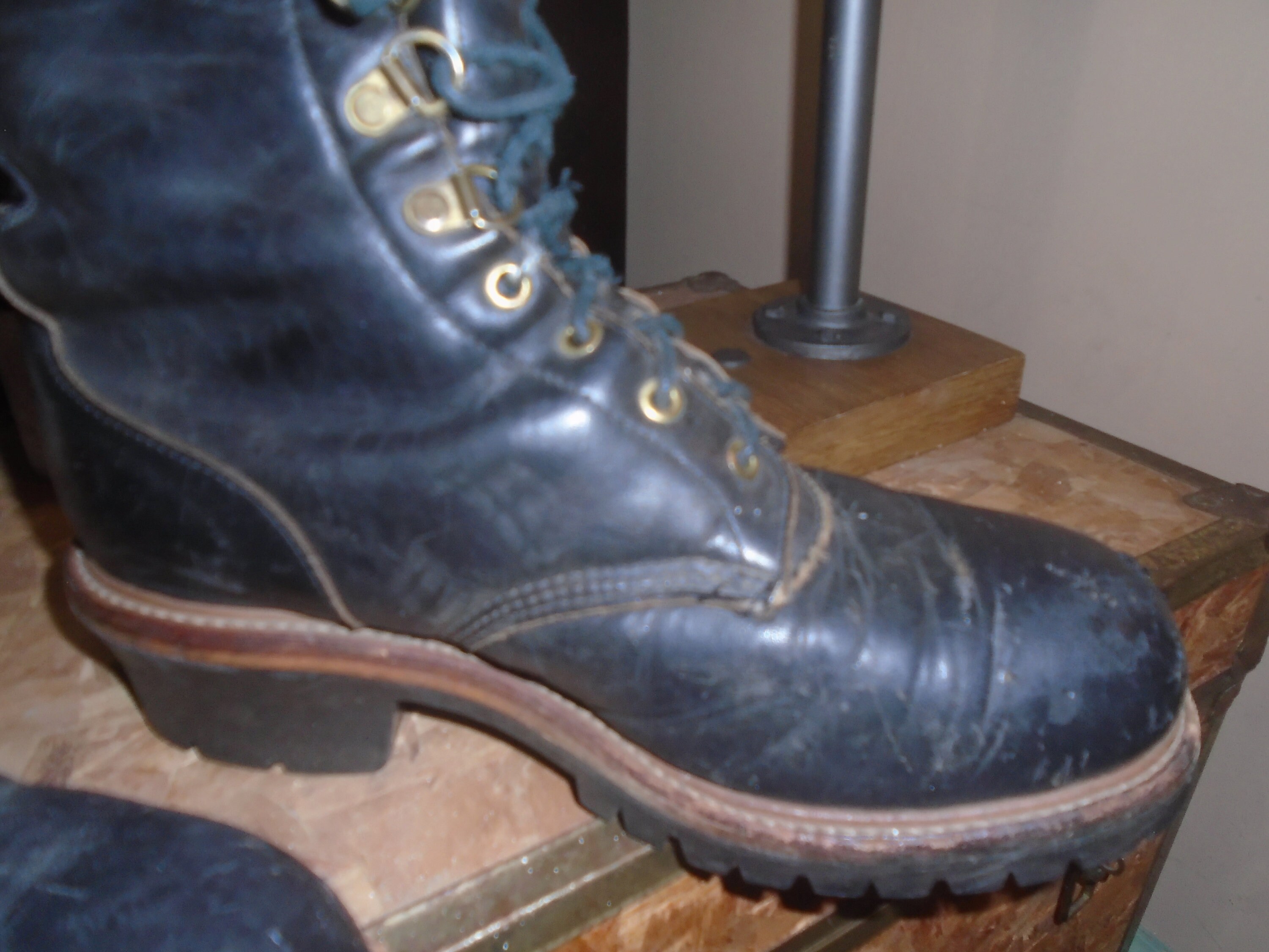 Vintage Chippewa Black Leather Logger Work Boots USA Vibram Sole Size 10.5 80\'s Chippewa Mens Black American Hide Logger Boots with Vibram Sole main image 2