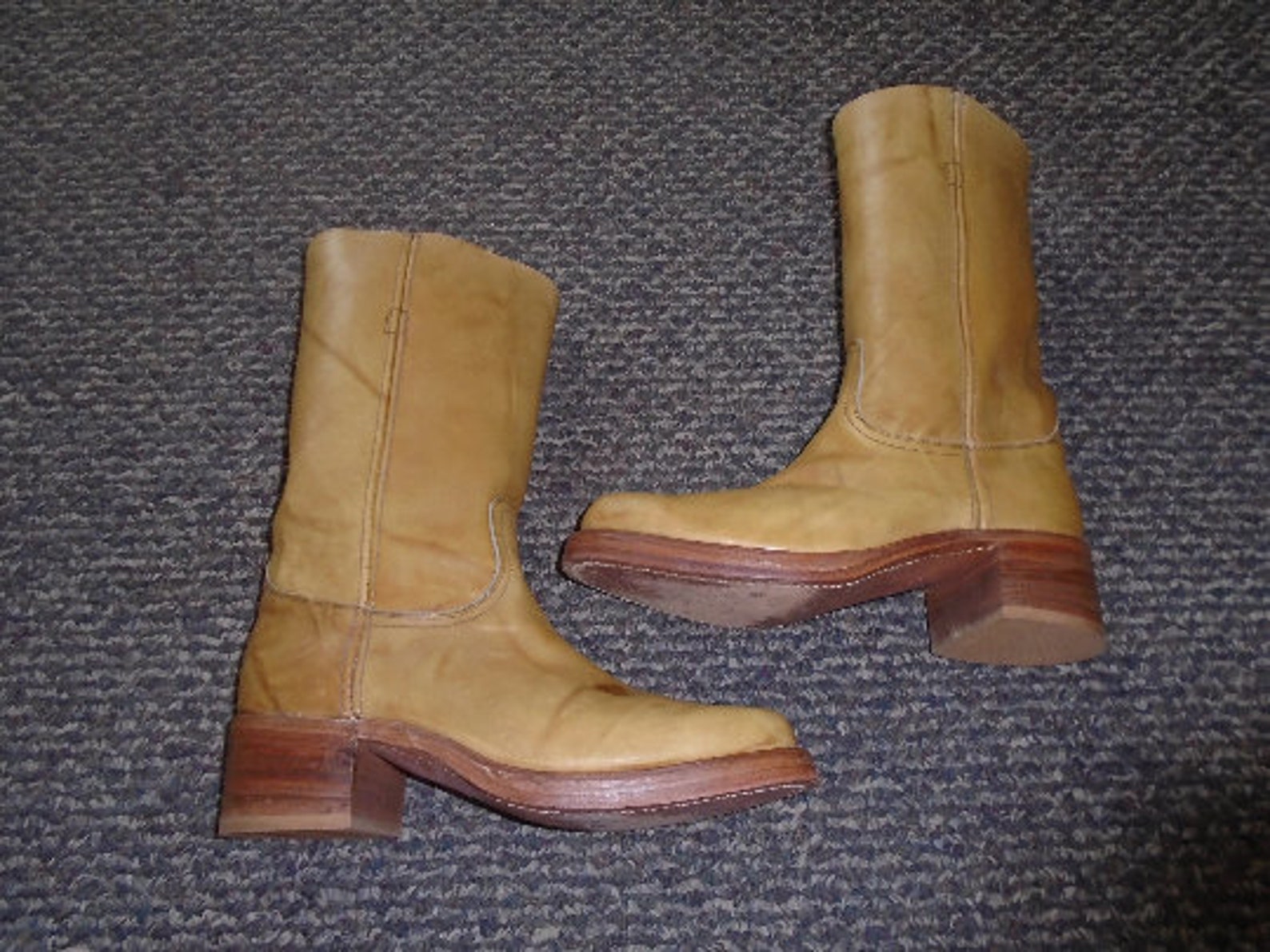 frye campus boots black
