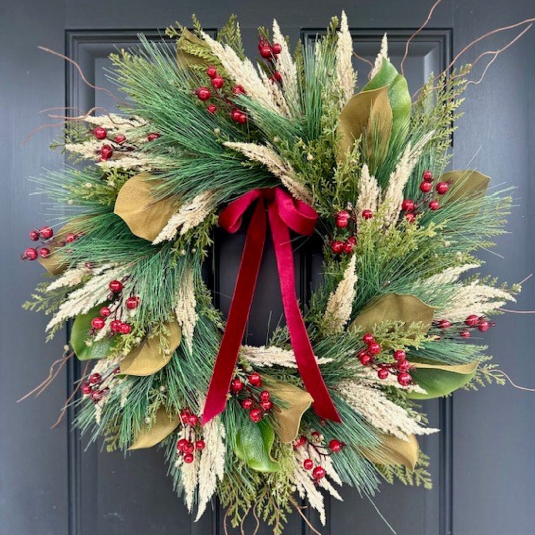 Magnolia and Pine Red Berry Christmas Holiday Wreath for Front Door ...